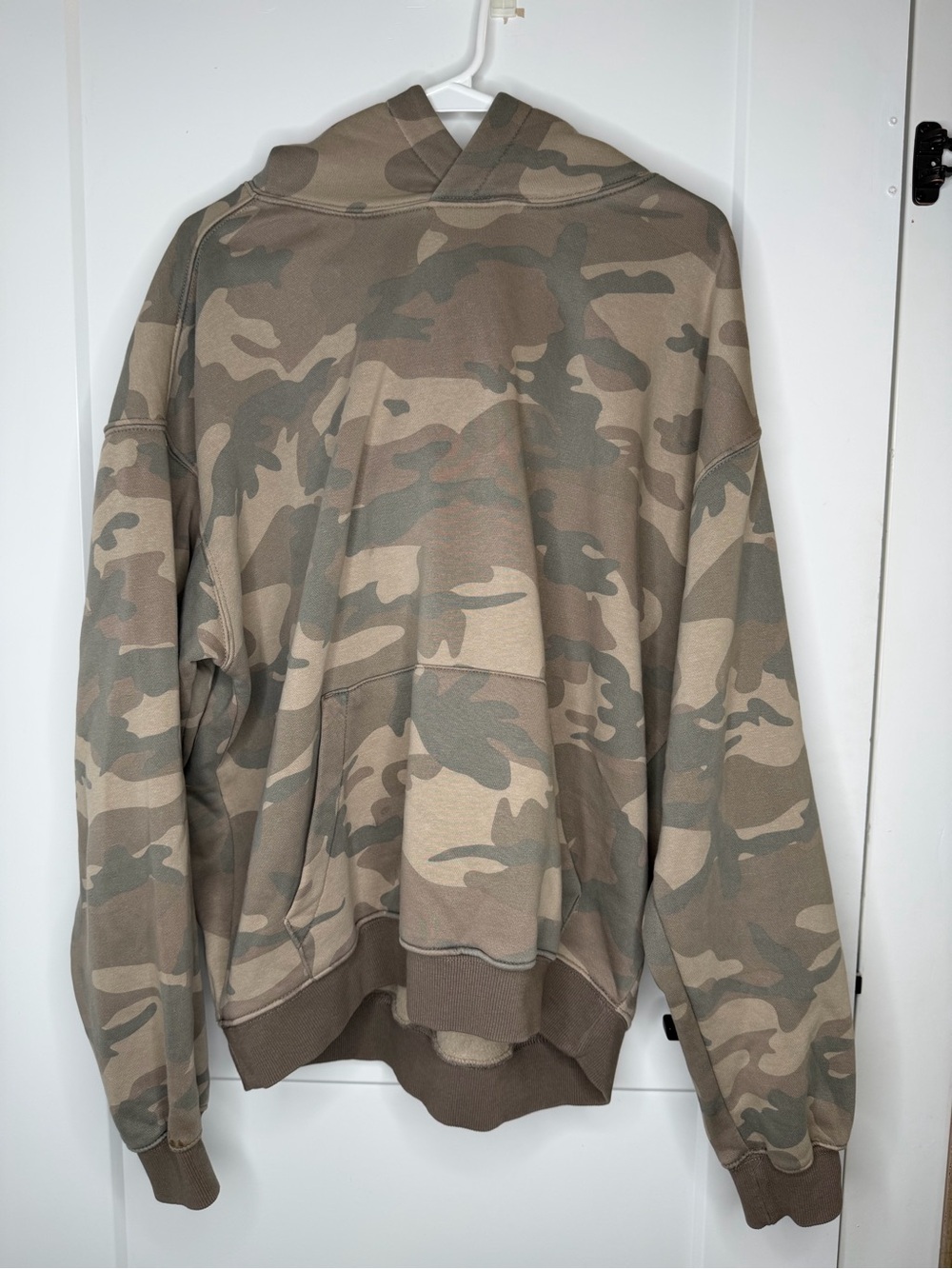 Cotton On Men's Crewneck Hoodie - Neutral Camo Green & Tan